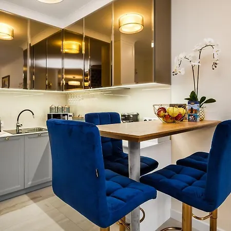 Apartment Tartaczna 9 *